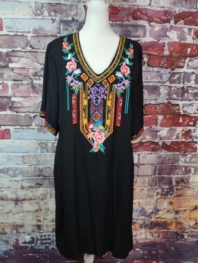 Komili Embroidered V-Neck Dress